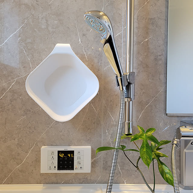 Bathroom,RoomClipショッピング,お気に入りに囲まれた生活,他にない場所♡,RoomClipポイントで買いました♡,風呂おけ,マグネット,使いやすい♪,バスタイム,tower,湯おけ,引っ掛けられる,扱いやすい,リファファインバブルS,フィロデンドロン,フロリダビューティ,イベント受賞のポイントで RSYの部屋