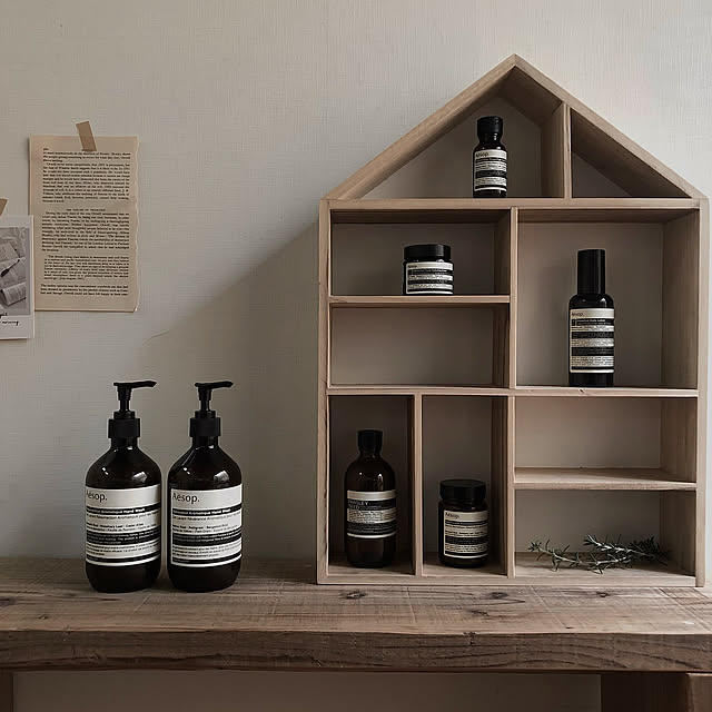 Aesop 化粧品,シンプルインテリア,ホワイト×ベージュ,IG→rei88_310,韓国インテリア,ナチュラルインテリア,北欧インテリア,海外インテリアに憧れる,古材ベンチ,My Shelf rei88の部屋