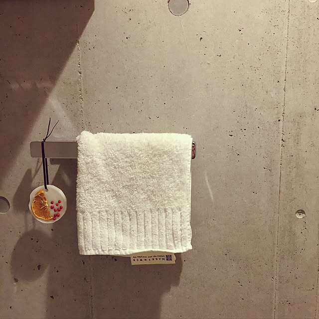 Bathroom,コンクリート壁,MARKS＆WEB,サシェの形がいびつ,サシェ手作り,サシェ,ワックスサシェ,DIY,アロマ,アロマオイル,ハンドメイド,ドライオレンジ,ドライフラワー,ナチュラル asamik0214の部屋