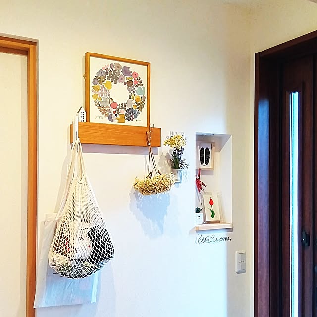 Entrance,カバンの置き場所,エコバッグ置き場,エコバッグ収納,エコバッグ入れ,エコバッグの置場所,ぶら下げ収納,無印良品 壁に付けられる家具,ネットバッグ,ネットバッグの活用,持ち出しやすい,長押フック,収納が少ない家 h.t.の部屋