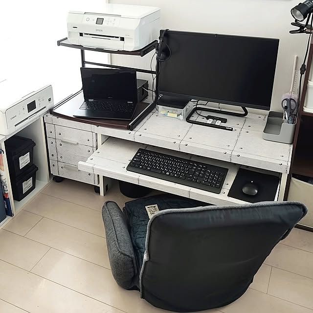 My Desk,デスク周り,ロータイプ,在宅ワークスペース,座椅子,L字棚,毎日INできず、いいね周り遅くすみません,快適スペース,楽チン,2階のパソコンスペース,ニトリのクリップライト,24インチPC saayaの部屋