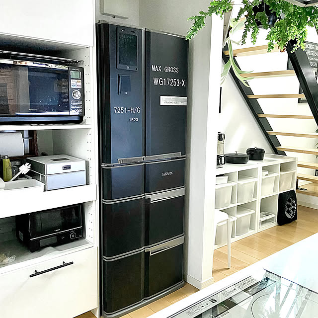 Kitchen,ステンシル自作,黒板シート,リメイクシート,冷蔵庫リメイク,リメイク,グリーンのある暮らし,グリーンのある生活,植物のある暮らし,観葉植物のある暮らし,ペンダントライト kobami_styleの部屋