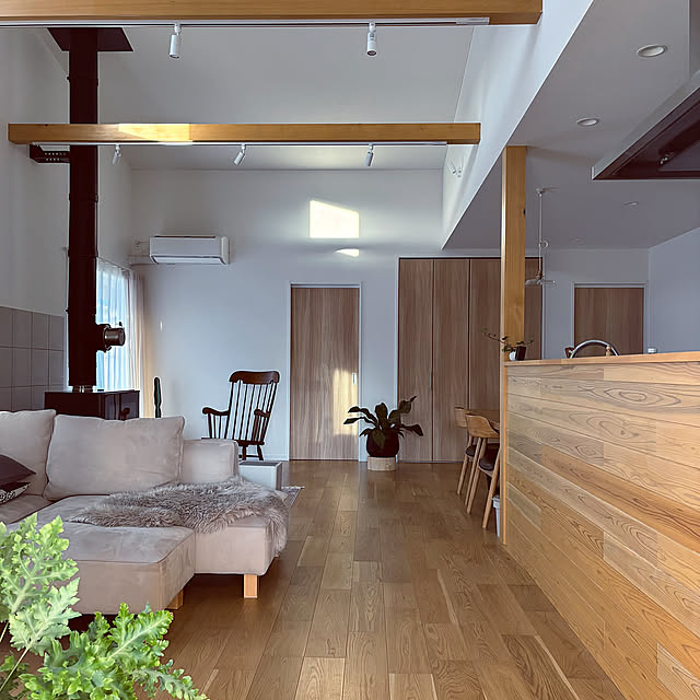 Overview,自分に優しく,リビングクローゼットの中,リビングクローゼット,おうちをキレイに保つ習慣,2LDK,平屋,田舎暮らし,シンプルに暮らしたい,丁寧に暮らしたい,スッキリ暮らしたい,シンプルな暮らし,季節を楽しむ暮らし,リセット習慣,32坪平屋,シンプル,平屋暮らし,ダイニングテーブル,ランプシェード,楽しく暮らす,蠣崎マコト,ま、いっか！,薪ストーブ,薪ストーブのある暮らし tokimaの部屋