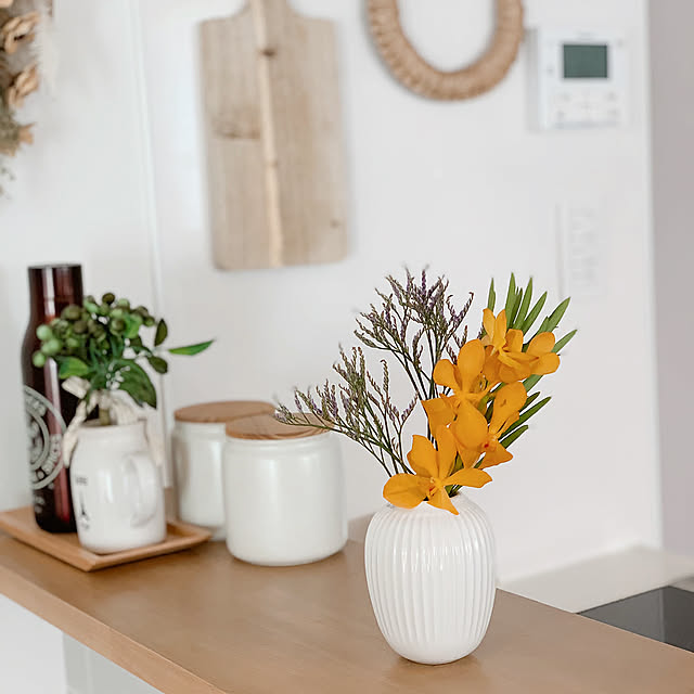 Kitchen,ダイニングテーブルにお花,キッチンカウンター,ケーラー,今週のお花,お花のある暮らし,ブルーミー,ポストに届くお花,お花のサブスク rihiの部屋
