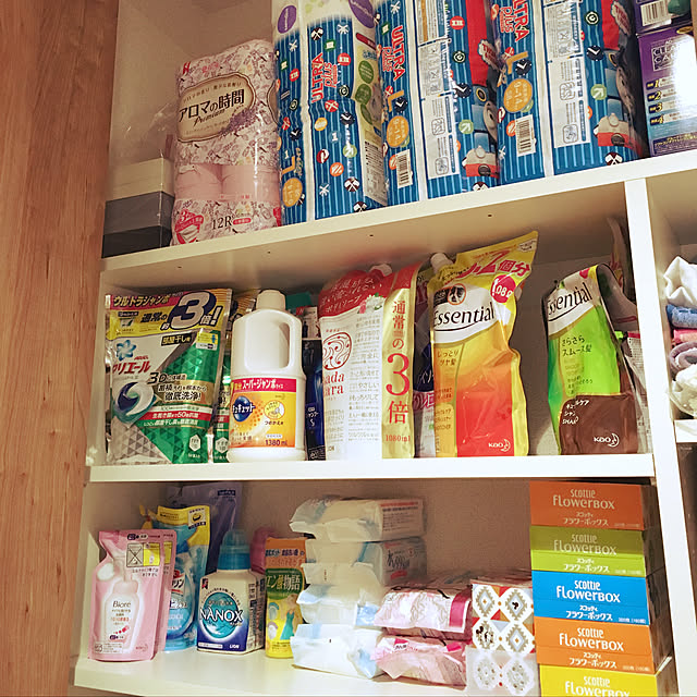 Bathroom,収納棚,消耗品収納,ティシュペーパー,トイレットペーパー,オムツストック,シャンプー&トリートメント,洗剤,ストック置き場,脱衣所収納棚,脱衣所,2世帯住宅,ワンアクション,見せない収納 sasaeriの部屋