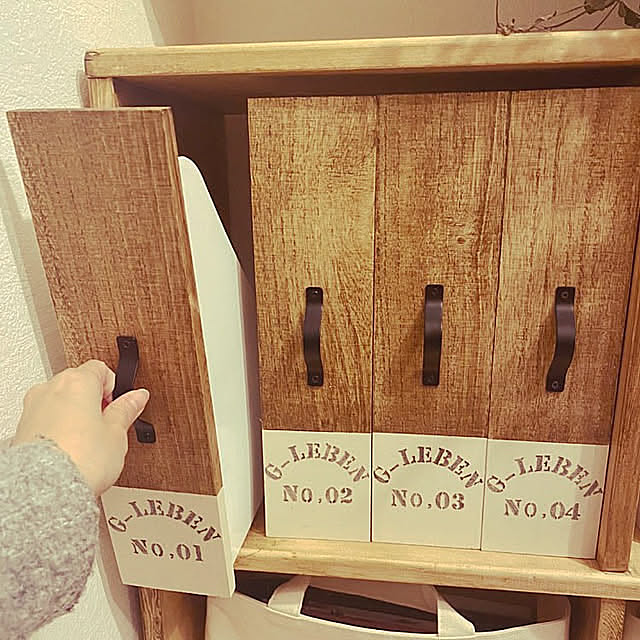 My Shelf,書類整理,ヤスリがけ,ハンドメイド,蜜蝋ワックス,DIY,木が好き♡,セリア,百均,ファイルBOX,ダイソー,本立て,ウッドバーニング,gluckliches Leben,幸せな生活 keemo293の部屋