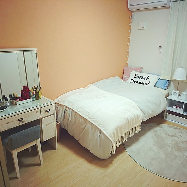 Bedroom,一人暮らし,ひとり暮らし,賃貸,1LDK 1人暮らし,無印良品,無印,無印ベッド,脚付きマットレス,1LDK,ドレッサー,枕,枕カバー,ピローケース,Francfranc,ボンボンホーム,BONBONHOME,クッション,クッションカバー,IKEA,イケア,テーブルランプ,無印脚付きマットレス,大東建託,insta→yuccoco_room yuccoco_roomの部屋