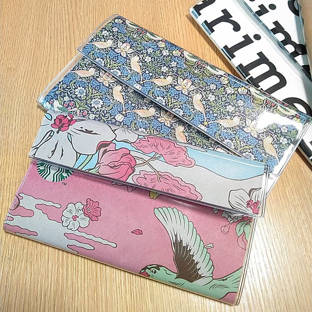 My Desk,ハンドメイド,リメイク,ショッパー活用,紙袋リメイク,三つ折り財布,折りたたみケース,モリスデザインペーパー,スタバの紙袋,100円ショップ,収納ケース,蛇腹ファイル,ハンドメイド好き,両面テープで作成,好きな紙でカスタム,再利用,工作,慶弔袋収納,軟質ケース,通帳ケース,クリアファイル活用 h.t.の部屋