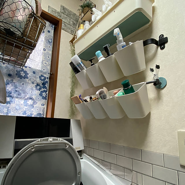 手ぬぐいをカーテンに,洗面脱衣所,IKEA,洗濯機まわり,コメントお気遣いなく( ⁎ᵕᴗᵕ⁎ ),4枚あります,ねこと暮らす,いつもありがとうございます♡,イベント参加中,複数枚投稿,雑貨好き,Bathroom Lufuの部屋
