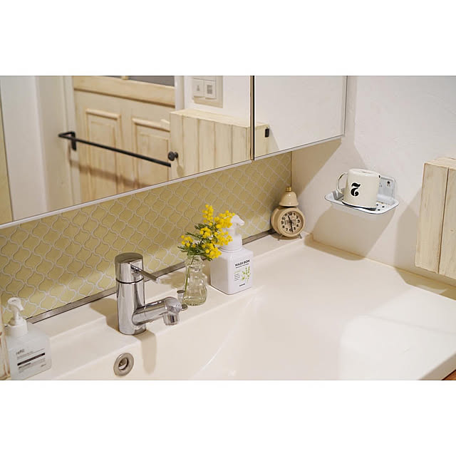 暮らしのハンドブック2022,WASH BON,香りのある暮らし,ウォシュボン,サラヤ,ハンドソープ,洗面台,洗面所,ミモザ,タイルシール,トイレのインテリア,DIY,Bathroom mirinamuの部屋