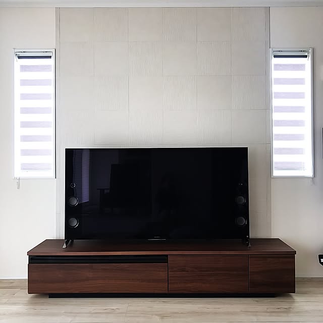 Lounge,BRAVIA55型スピーカー搭載,テレビ,テレビボード,できたて,二世帯完全別離型,エコカラット,北欧風,ホワイトインテリア,ロールスクリーン,シンプルライフ,Dフロア チェスナット,アイフルホーム,はじめまして♡,ミニマリスト目指してます,こどもと暮らす。 kira_tunaの部屋