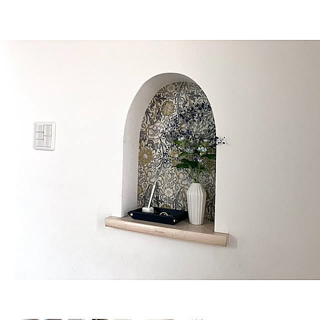 On Walls,花のある暮らし,シンプル,モノトーン,シンプルモダン,ホテルライク,シンプルが好き,わんこと暮らす家,シンプルインテリア,ミニマリスト,すっきり暮らしたい,すっきり暮らす,シンプルモノトーン,片付けやすい,ペットと暮らす,心地よい暮らし,おうち時間,くらしのリズムを整える _rm_の部屋