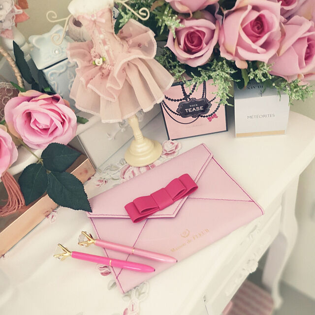 My Desk,薔薇,リボン,ピンク,キラキラ,トルソーオブジェ Pink_Jasmineの部屋
