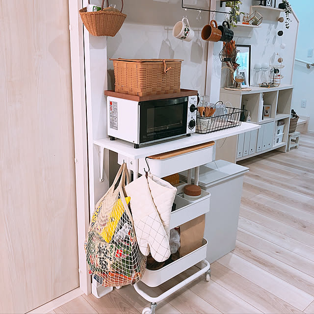 手作りかご,クラフトバンド,ワゴン収納,IKEA,メッシュバッグ,お菓子収納,シンプルインテリア,ディアウォール,カフェ風インテリア,DIY,ウォールシェルフ,収納,100均,Kitchen Miiの部屋