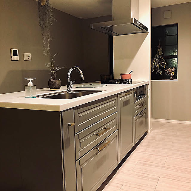 キッチンの工夫,メトード,METOD,グレーのキッチン,ボードビーングレー,ダイニング,狭小住宅,キッチンDIY,IKEAのキッチン,グレーの壁紙,Kitchen Kinakoの部屋