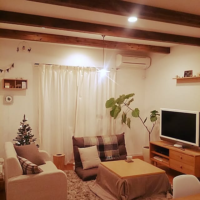 Lounge,ニトリの座椅子,手作りｶﾞｰﾗﾝﾄﾞ,studioclip,ﾓﾓﾅﾁｭﾗﾙ,雑貨,無印良品,ゴミ箱は手の届く範囲に♪,訪問回りきれてなくてごめんなさい,後でゆっくりまわりますね(*^^*),スタジオクリップ himimesaの部屋