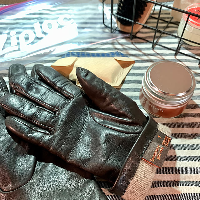 500枚目♡,Sermoneta gloves,コーヒーフィルター,経年変化を楽しむ,大事に育てる,ziploc,重曹除湿剤,重曹,レザー用クリーム,革手袋,革手袋収納,手袋,部屋全体ではありません,冬物収納,イベント参加中,2人暮らし,IG⇨yasuyo66,Overview,エイジング yasuyo66の部屋