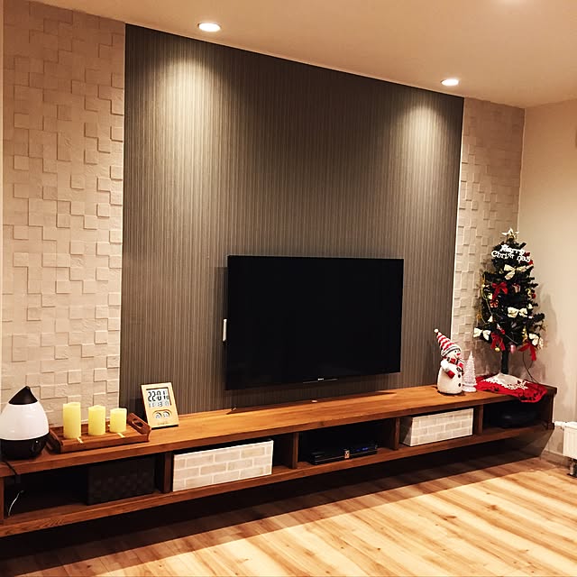 Lounge,エコカラット,クリスマスツリー,平屋の家 cocoyunanaの部屋