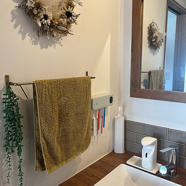 Bathroom,アイカ洗面台,アイカ工業,造作洗面所,ニトリのティッシュケース,ニトリ,ティッシュケース,お気に入り,黒い家,梁のある家,DIY,洗面所 kanhanaの部屋