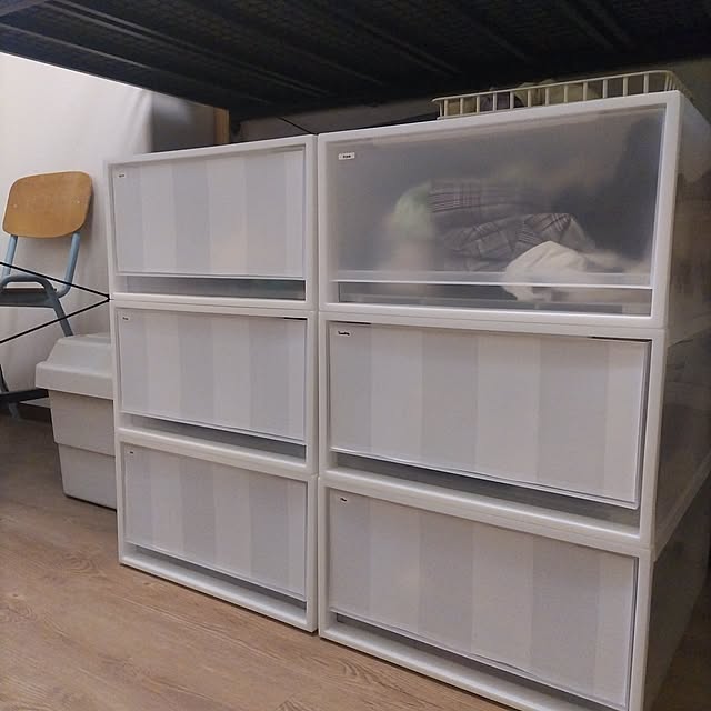 Bedroom,リメイクシート,いいねと、フォローの押し逃げすみません！,いいね！いつもありがとうございます♡,マンション暮らし,築古マンション,リノベーション,低予算リノベ,子どもと暮らす,無印良品,100均,子供部屋,衣装ケース sakiの部屋
