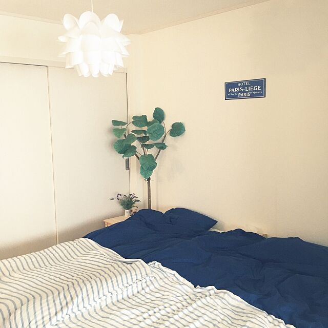 Bedroom,ホワイトインテリア,ホワイト大好き,IKEA照明,寝室,ブルー,ストライプ,マリーン,ベッドルーム,観葉植物,夏らしく kinakomama975の部屋