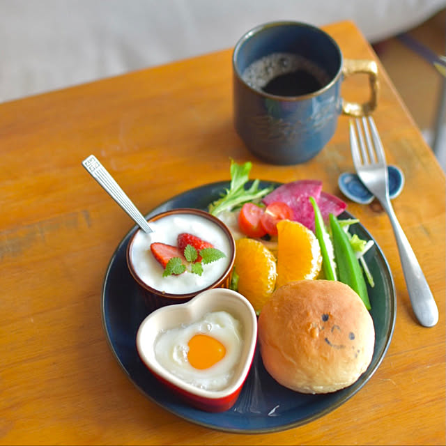 金継ぎ,簡易金継ぎ,おうちカフェ,ワンプレート,朝ごはん,愛用品,お皿とマグカップ,niko and…,マグカップ,暮らしを楽しむ,ていねいに暮らしたい,おうち時間,手作りパン,転勤族の暮らし,パン作り,おうち時間の過ごし方,キャラパン,Kitchen mikigumaの部屋
