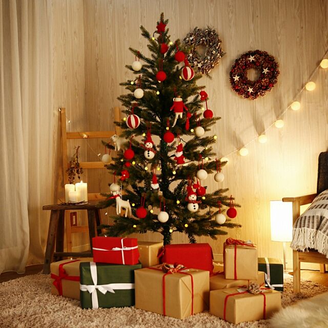クリスマスツリーの足元問題を解決!! | RoomClip mag | 暮らしとインテリアのwebマガジン