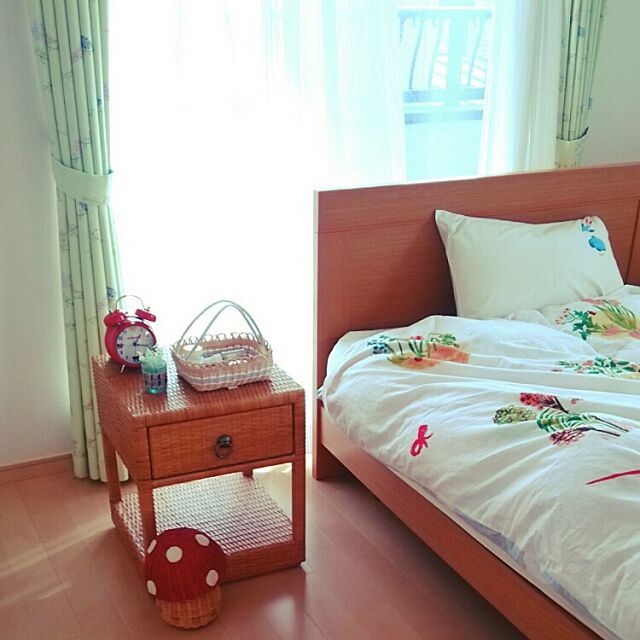 Bedroom,北欧,いい天気♪,東欧雑貨,窓,かごは、手作り,シモンズのベッド Mikikoの部屋