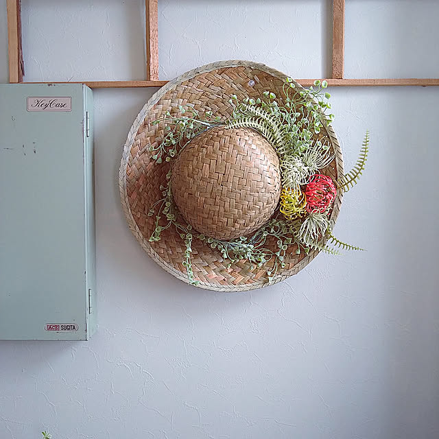 On Walls,10分でできる,100均,オールセリア,麦わら帽子,夏の壁飾り,事務所的キーケース,ROOMBLOOM,壁ペンキで塗り塗り chocoの部屋