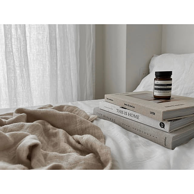 海外インテリア,Aesop,ガーゼケット,洋書,モノトーン,Bedroom 10yun25の部屋