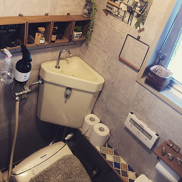 Bathroom,ニコアンド,DIY-tile,トイレ,中古住宅,築41年中古マンション,DIY棚,セリア,壁紙,壁紙屋本舗 yukoの部屋