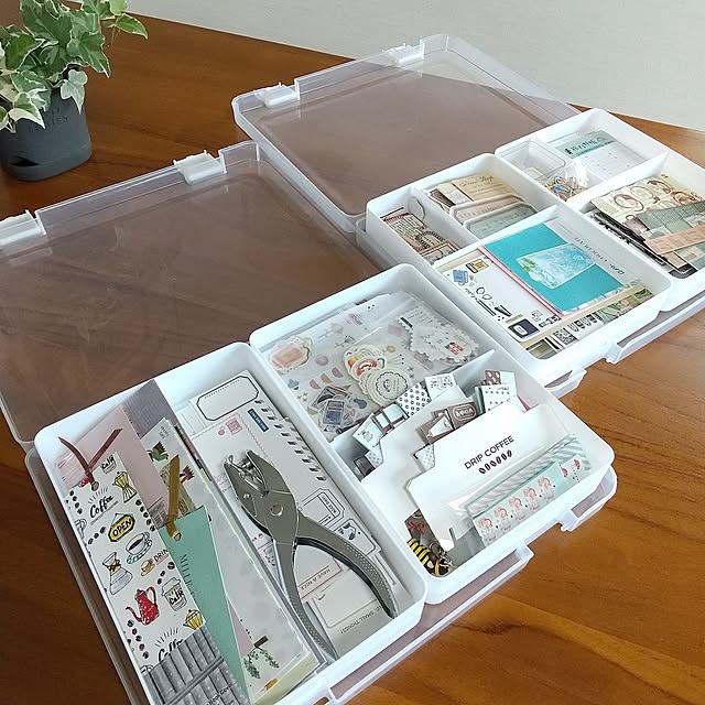 My Shelf,文房具,ステーショナリー,シール,収納,100均,ファイルボックス,セリア,メモ,100均アイテム,壁紙屋本舗,レンガ調壁紙,壁紙の余り,ヘデラ,押し入れ収納,シンデレラフィット,分別収納,チーク家具,押し入れラック,仕切りトレー,A4キャリーケース,不動技研吊り戸棚ストッカー,無印良品,ニトリ,クラネ,クラネ ハーフタイプ,ブルーノランタン,女子文具博,ポリプロピレン収納ケース,水苔栽培 meiの部屋