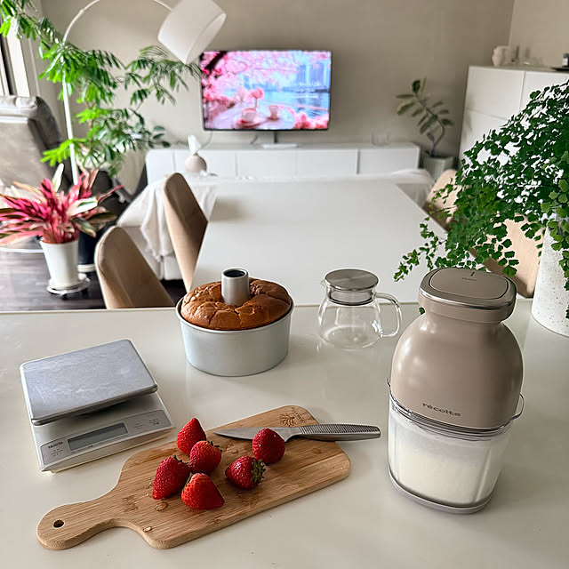 Kitchen,タニタのキッチンスケール,タニタ,カプセルカッターボンヌ,シフォンケーキ,果物ナイフ,カッティングボード,IKEA,竹製まな板,竹製,バンブーカッティングボード,キッチンツール biroballonneの部屋