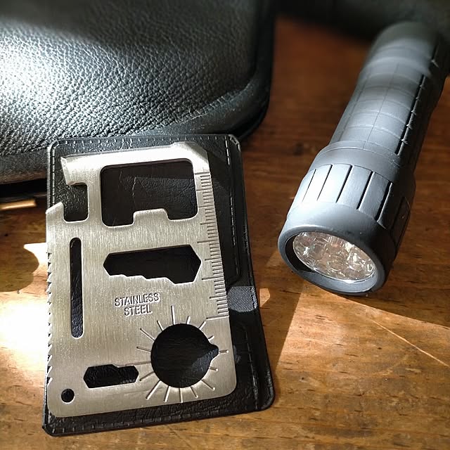 seria,防災用品,防災,防災を考える,ミニ懐中電灯,もしもの備え,マルチツールプレート,あると便利なもの,備える暮らし,財布やバックの中に,手軽な防災グッズ,あると安心 michiの部屋