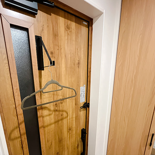 玄関ドア,玄関収納,山崎実業 tower,山崎実業,ハンガーラック,コートハンガー,コート掛け,マグネット,towerシリーズ,玄関,マグネット収納,オーク,こどもと暮らす。,こどものいる暮らし,Entrance chicyaaaaの部屋