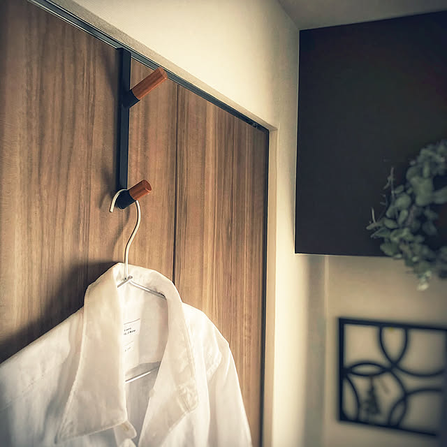 ユーカリドライ,リネンシャツ,ドアハンガー,無印ハンガー,towerシリーズ,男前インテリア,新生活,マンション暮らし,雑貨,壁紙,On Walls miruの部屋