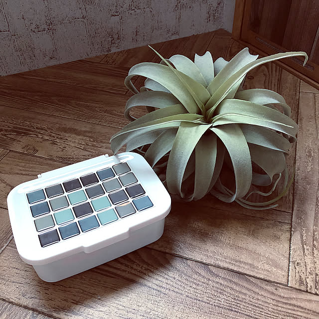 My Desk,リメイクシート タイル,リメイクシート,ヘリンボーン クッションフロア,3Dタイルステッカーグレー,タイルシール DAISO,トイレクリーナーケース,貼るだけ,新商品買ったよ！,壁紙 DIY,フェイクグリーン,ケース セリア gappeの部屋