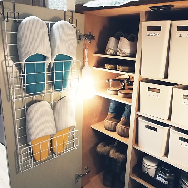 My Shelf,下駄箱収納,DIY用品収納,スリッパ収納,セリアライト,セリア収納BOX,セリアドア用フック,セリアスリッパ,塗料収納,ひとりと1匹暮らし,ひとり暮らし,わんこと暮らす,賃貸 santamamaの部屋