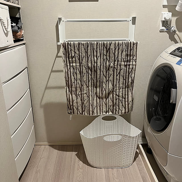 Bathroom,scopeタオル,バスタオル掛け,洗面所,ニトリ,折りたためるランドリーバスケット,折りたたみバスタオルハンガー,towerシリーズ,ビフォーアフター,北欧好き,建売住宅 mapleの部屋