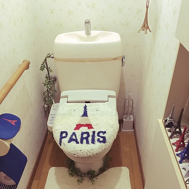 Bathroom,エッフェル塔,パリのアパルトマンに憧れる,北欧インテリア,雑貨,かたずけ途中,ニトリ,トイレカバーをかけてみました☆,トリコロール aia-r.parisの部屋