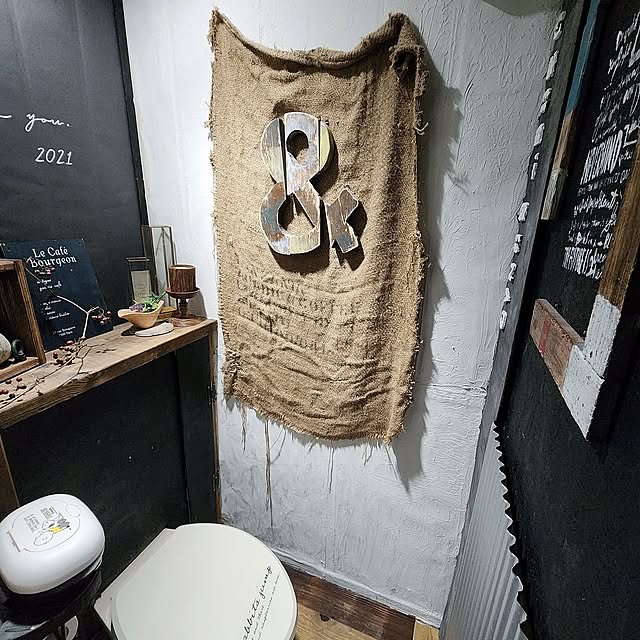 Bathroom,DIY,トイレ,ナチュラル,インテリア,賃貸,インダストリアル,賃貸インテリア,男前インテリア,トイレの壁,トイレットペーパー収納,トイレDIY,トイレットペーパーの収納,トイレインテリア,タンクレストイレ,タンクレストイレDIY,インダストリアルインテリア,ブルックリンスタイル,古材,足場板,足場板DIY,麻袋,リメイク,男前 CYNOSの部屋