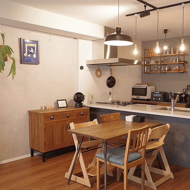 一番好きな場所,観葉植物,リビング,アクセントクロス,インダストリアル,コウモリラン,木製家具,グレーインテリア,観葉植物のある暮らし,子どものいる暮らし,こどものいる暮らし,3LDKマンション,marimekko,カフェ風インテリア,キッチン背面,インダストリアルインテリア,キッチンインテリア,コーヒーのある暮らし,CLASHGATE,カベツケ,リビングインテリア puurinの部屋