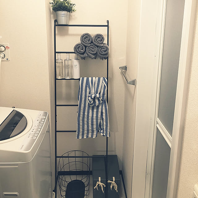 Bathroom,1K,モノトーン,フェイクグリーン,海外インテリアに憧れる,賃貸でも諦めない！,山崎実業,無印良品,IKEA,一人暮らし,ディスプレイ,連投すみません,FlyingTiger ixumiの部屋