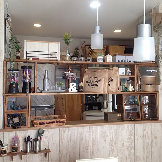 Kitchen,ニトリの食器棚,冷蔵庫リメイク,棚DIY,キッチンカウンター,ショーケース,100均,壁紙屋本舗,建売住宅,フェイクグリーン,リメイク,リメイクシート haru_の部屋