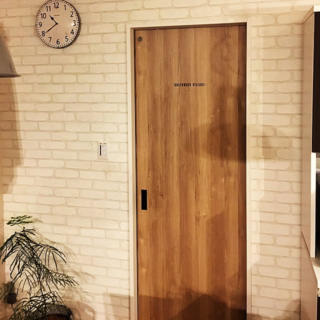 セリアのシール,観葉植物,電波時計,エバーフレッシュ,投稿,LIXIL扉 naomamaの部屋