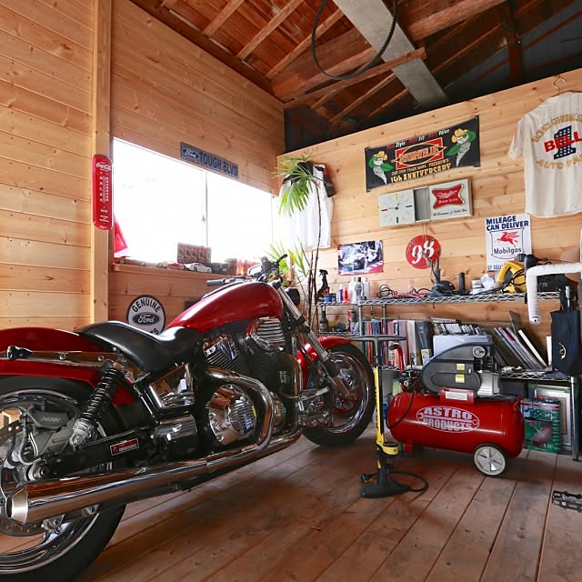 Overview,バイクガレージ,バイク,RC九州支部,観葉植物,板壁,アメリカンスタイル freedomの部屋
