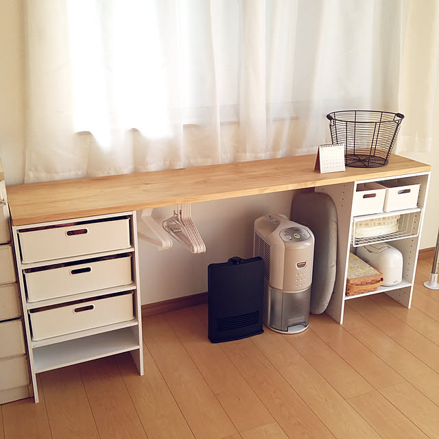 Bedroom,作業台DIY,山善,除湿機,物干しスペース,家事楽,アイロンスペース,部屋干し,ニトリのカラーボックス,カラーボックス,シンプルな暮らし,掃除しやすい家,建売,山善セラミックヒーター,天板乗せただけ sweetcloudの部屋