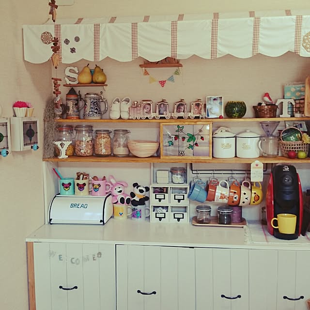 Kitchen,カフェコーナー,DIY,salut!,エアープランツ♡,ダイソー#ガラスペイント,カフェなんちゃって屋根 yuki-pandaの部屋