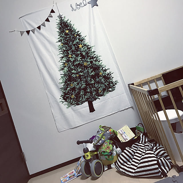 Lounge,生活感たっぷり,セリア,ツリータペストリー,クリスマス,狭小住宅,ミニマリストに憧れて,ゆるミニマリスト Chieの部屋