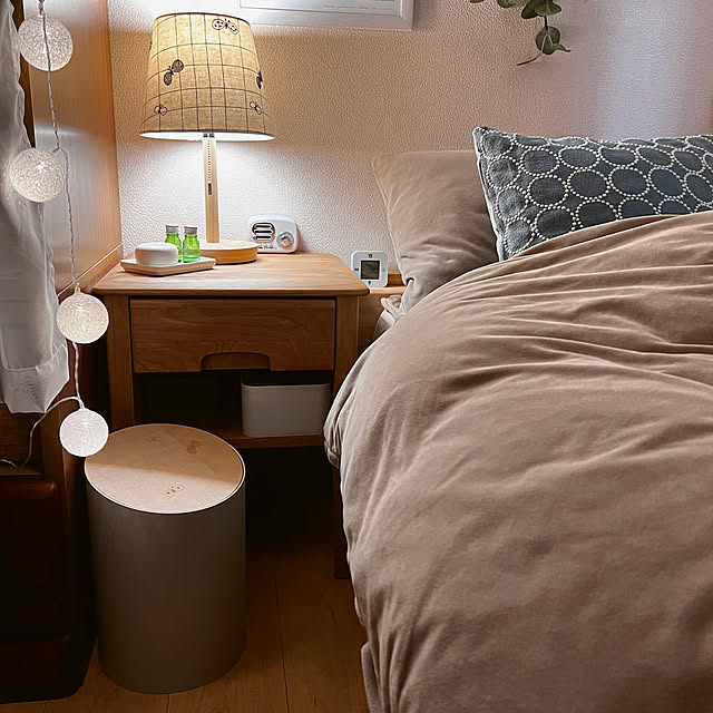 Bedroom,癒し,ゴミ箱,ダストボックス,私の部屋,ダイソー,無印良品 アロマオイル,MOHEIM スウィングビン,SWING BIN,モヘイム,間接照明,ミナペルホネン,快眠,北欧雑貨,北欧インテリア,狭小住宅,小さなおうち,2階リビング,冬支度,北欧ナチュラル,小さなお家,建売住宅,小さいおうち,いいね&フォローありがとうございます☆,秋色インテリア,狭小3階建,心地よい暮らし,ナチュラルヴィンテージ,普通のおうち,テーブルライト masumiの部屋